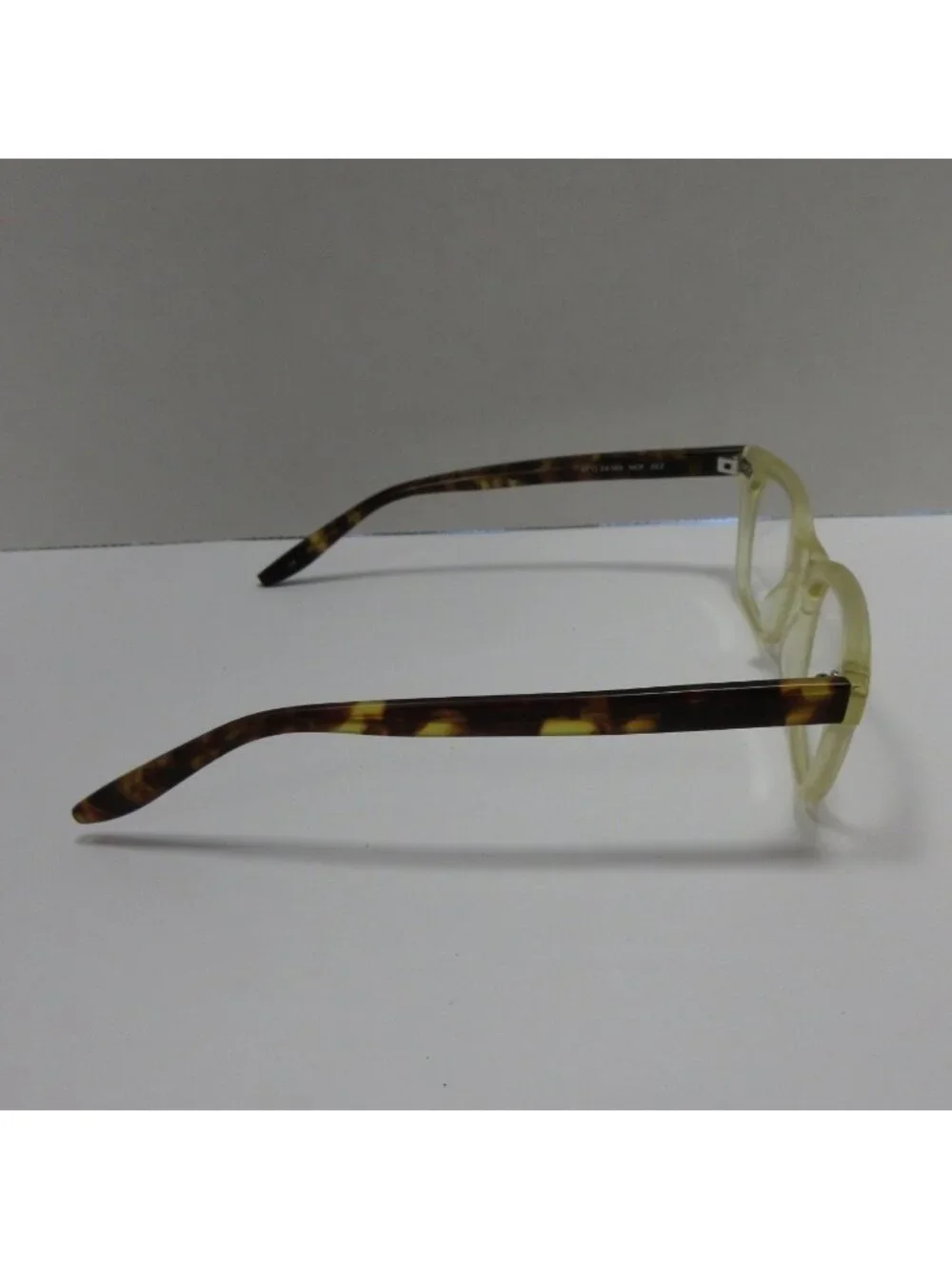 Barton Perreira Eyeglasses White Rectangular Rounded 47-24-149